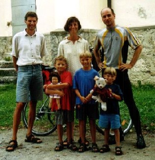 Bild mit Bullinger-Family: Hartmut, Sabine, Martin und seine Brüder