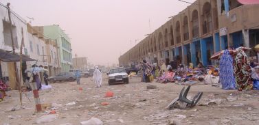 Nouakchott: Müll am Markt