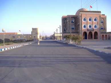 Tarfaya am Cap Juby, Marokko: Kino-Ruinen und Verwaltungsgebäude