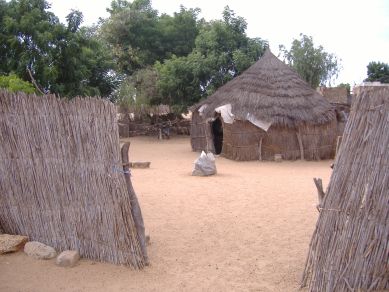 Runde Strohhütten, Senegal