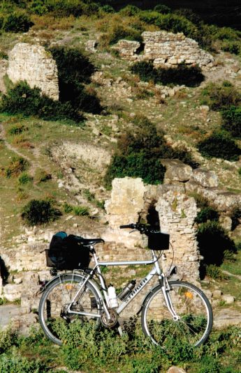 Staiger-Rad vor den Ruinen von Lixus bei Larache, Marokko