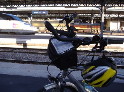Staiger Florida Rad mit dem TGV auf dem Bahnhof Paris Est