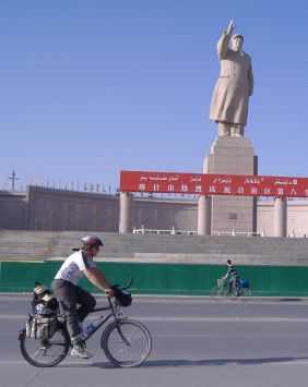 Miri & Mao in Kashgar