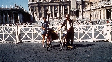 Georg Menke und Christoph Gocke auf dem Petersplatz, Rom