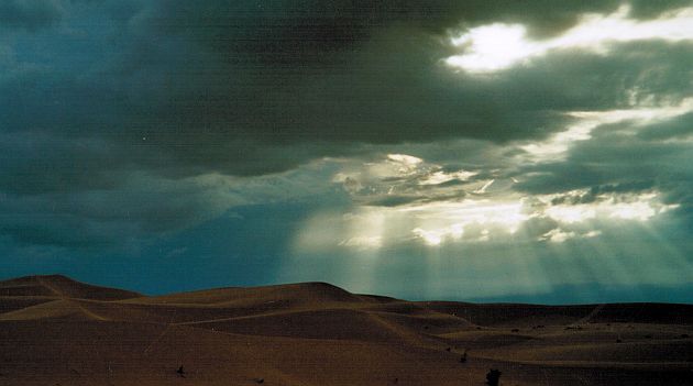 Regenwolken über der Sahara