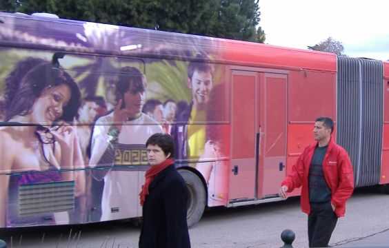 Bunter Bus in Tirana, Albanien
