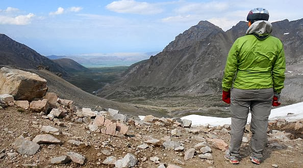 Kongurlen-Pass (Kongurlenk, Конгурленг, Конур-Улен, Конурулен, Хонгор-Олон, Конгур-Олен, Конгур Оленг, 3864 m): Miri auf ihrem höchsten Punkt