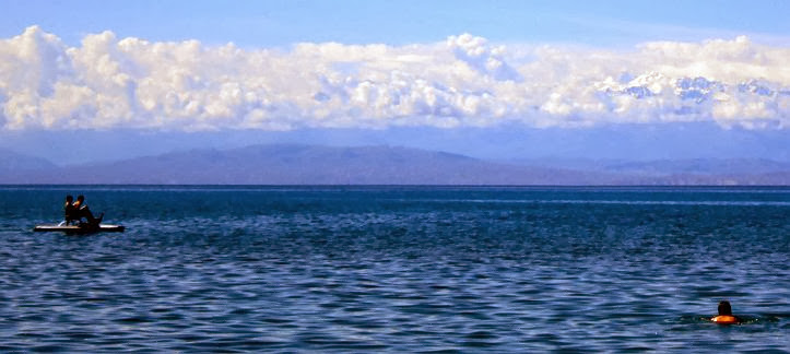 Miri und Tretboot im Ysyk Köl