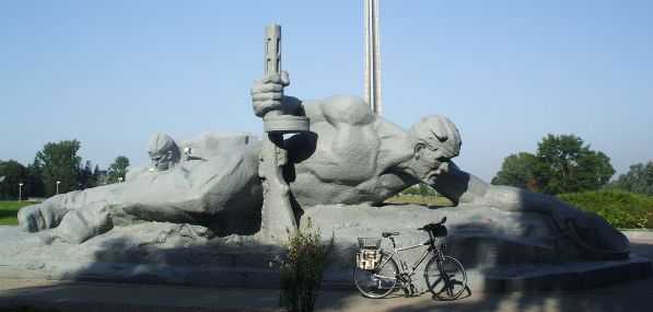 Brest-Festung: Mahnmal für den Zweiten
      Weltkrieg