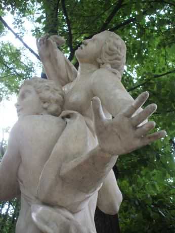 St. Petersburg: Akt im Sommer-Garten