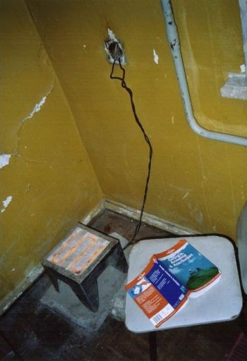 Hotel in Schamachi: decomposing 10-storey tower block
