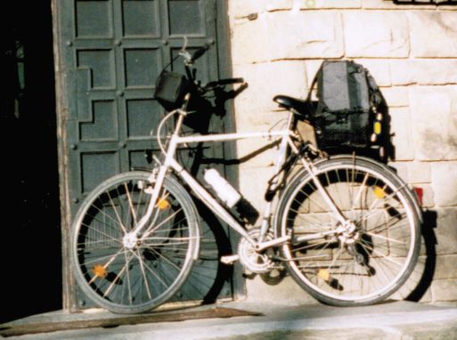 Augusta Herrenrad vor Herberge