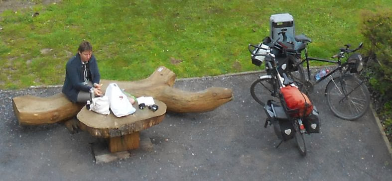 Picnic am Fuß des Burgturms von Davensberg, Münsterland