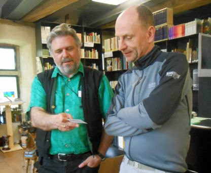 Mit Thomas Bücksteeg in der Bibliothek der Europäischen Märchengesellschaft auf Schloss Bentlage, Rheine