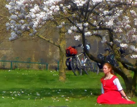 Mittelalter-Schönheit im Innenhof der Burg Bad Bentheim