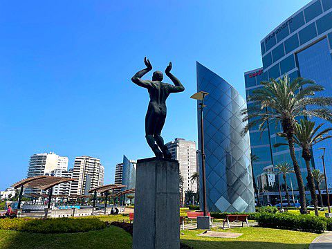 Escultura 'Hacia la Gloria' de Ébneth Lajos