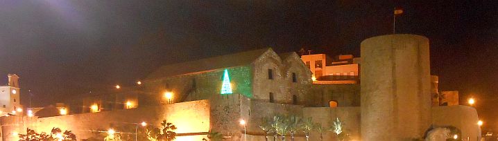 Melilla am Ersten Weihnachtsfeiertag abends