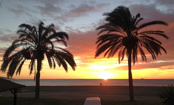 Sonnenaufgang am Weihnachtsfest in Malaga