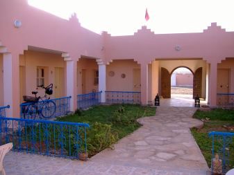 Hotel von Paul Italiano in Akhfenir