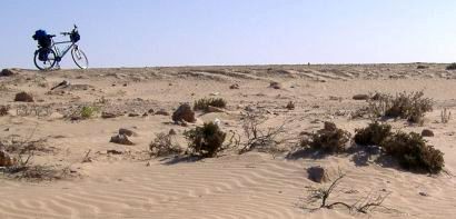 Fahrrad am Sahara-Horizont