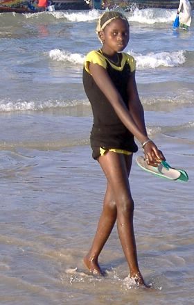 Fischermädchen in Yoff/Dakar, Senegal