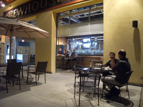 Taps Brewhouse and Grill am Abend, Niagara-Falls, Kanada