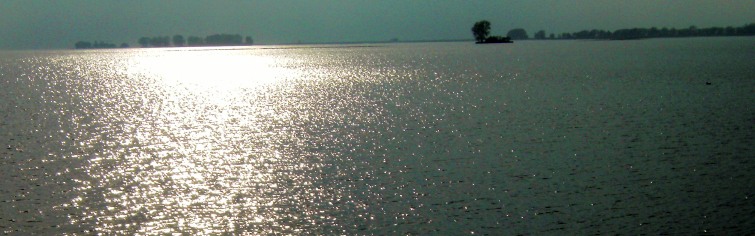 Mitchell's Bay am Lake St. Clair, Ontaria, am Abend