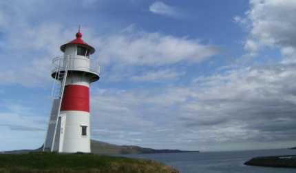 Leuchtturm im Hafen von Tórshavn, Färöer