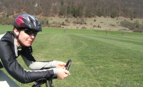 Miri on the Bike auf dem Altmühltal-Radweg vor Eichstätt