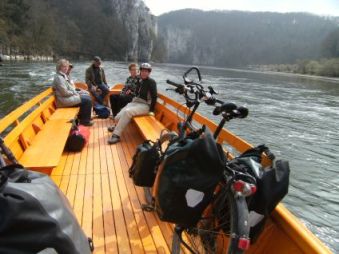 Fähre bei Weltenburg mit Miri