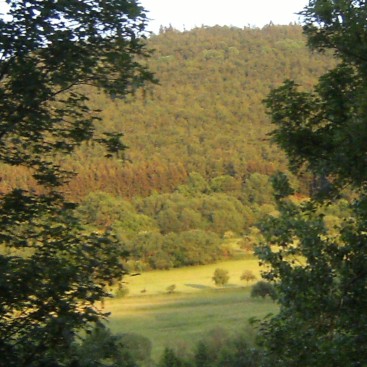 Abendstimmung im Tal der Dietzhölze, längster Nebenfluss der Dill