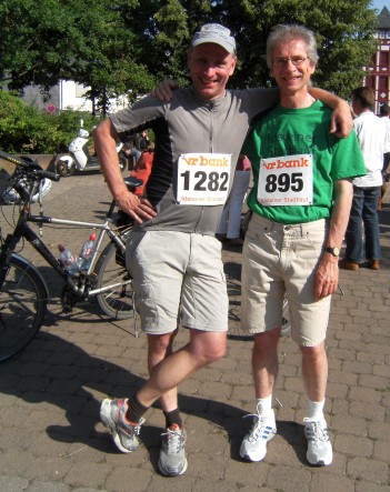 Chris & Heinrich vor dem Idsteiner Stadtlauf 2011 (5 km)