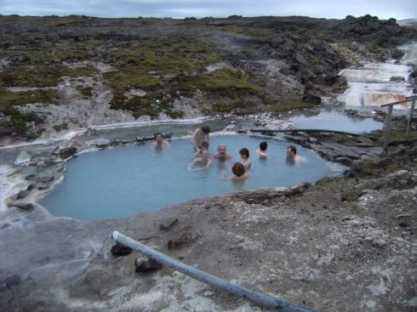 Abendbad im Pool von Hveravellir