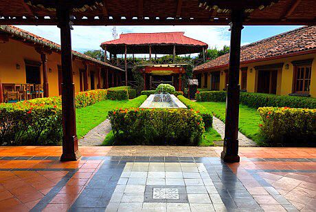 Granada: Innenhof, Nicaragua