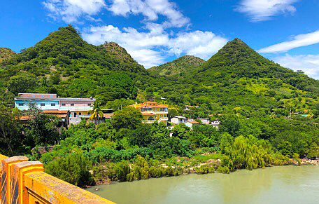 El Amatillo: auf der Grenzbrücke zwischen Honduras und El Salvador