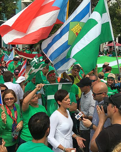 Maria de Lourdes Santiago im Wahlkampf für den Gouverneurs-Posten von Puerto Rico