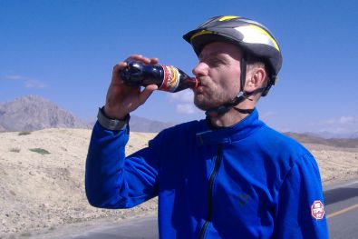 Chris trinkt chinesisches Imitat: Future Cola