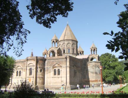 Kathedrale von Etschmiadsin (Echmiadzin, Ejmiatsin, Echmiatsin; bis 1945 Wagarschapat, Vagharshapat), Armenien