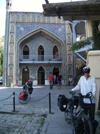 Miri vor dem Orbeliani-Bad im Bäder-Viertel Abanotubani, Tbilisi, Georgien