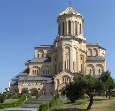 Die 2004 geweihte Kathedrale der Heiligen Trinität in Tbilisi, Georgien