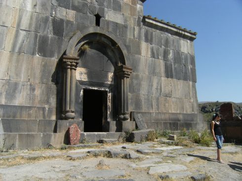 Kreuzkuppelkirche von Wahram Pahlawuni (errichtet 1026), Festung Amberd (Anberd, Hamberd, Ambert), Armemien