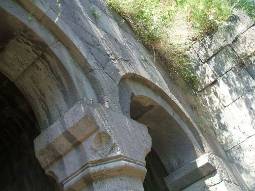 Kloster Kobair (Kobayr; 10.-13. Jh.) beim Dorf Kober (Khober), Armenien