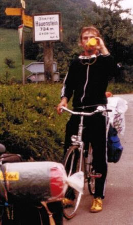 Chris on the Bike am Oberen Hauenstein (734 m) 1982