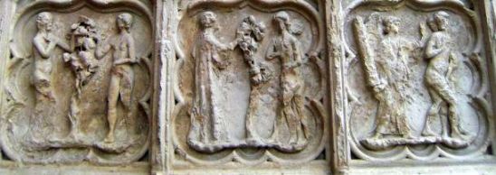 Verführung von Adam durch Eva, Verdammung, Rauswurf: Zyklus am linken Westportal der Kathedrale Sankt Stephan (Saint Étienne) in Auxerre, Burgund, Frankreich