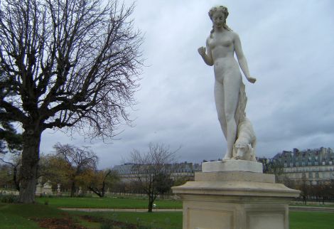 Nymphe in Marmor von Louis Auguste Lévêque (1866), Jardin des Tuileries, Paris, Frankreich