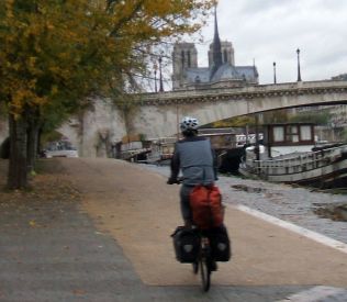 Blick von der Seine auf Notre Dame