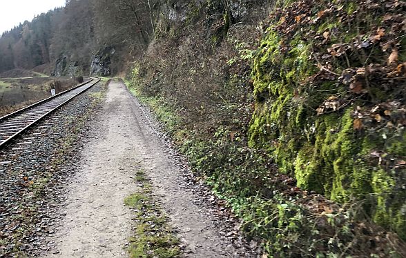Wiesenttal mit Bahnstrecke
