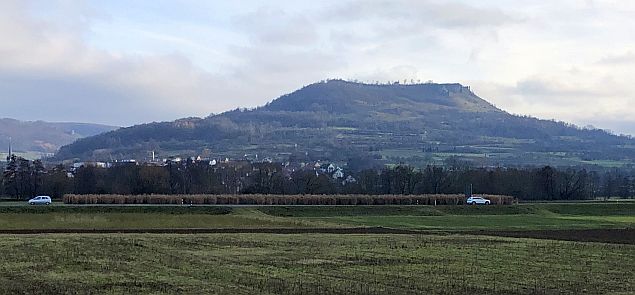 Tafelberg mit Doppelkuppe: Ehrenbürg oder Waberla
