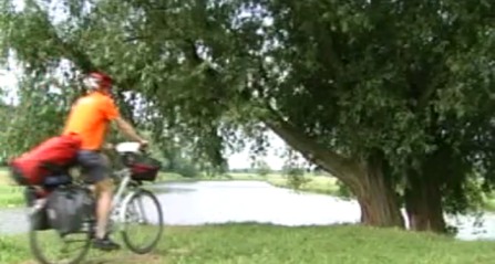 Chris on the Bike am Zusammenfluss von Zwickauer und Freiberger Mulde bei Grimma, Sachsen