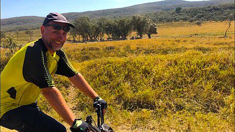 Chris on the Bike im Hell's Gate Nationalpark